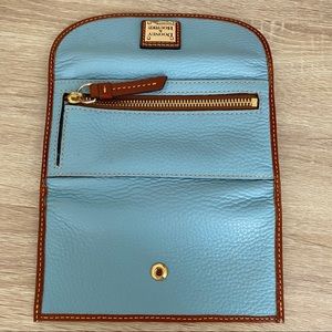 Dooney & Bourke Bags - Dooney & Bourke blue leather Wallet Dooney & Bourke Bags - Dooney & Bourke blue leather Wallet